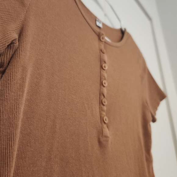 Uniqlo Button Up Tee - Picture 2 of 4